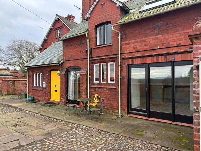 3 Bedroom Cottage To Rent In Carriage House, CW8