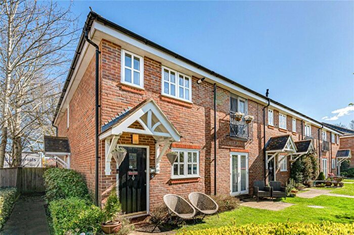2 Bedroom Maisonette For Sale In Minister Court, Frogmore, St. Albans, Hertfordshire, AL2
