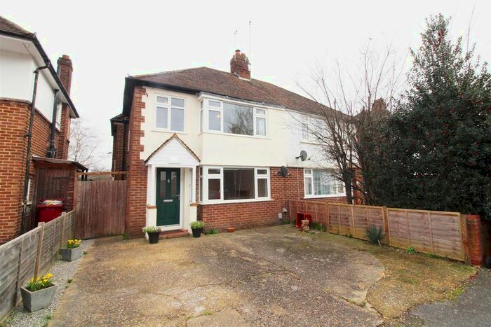 3 Bedroom Semi-Detached House To Rent In Mayfield Drive, Caversham, Reading, RG4