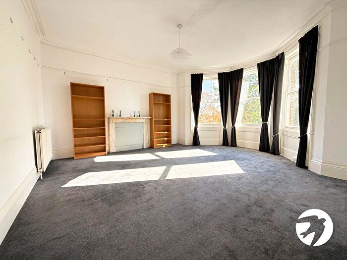 2 Bedroom Flat For Sale In Eltham Road, London, SE12