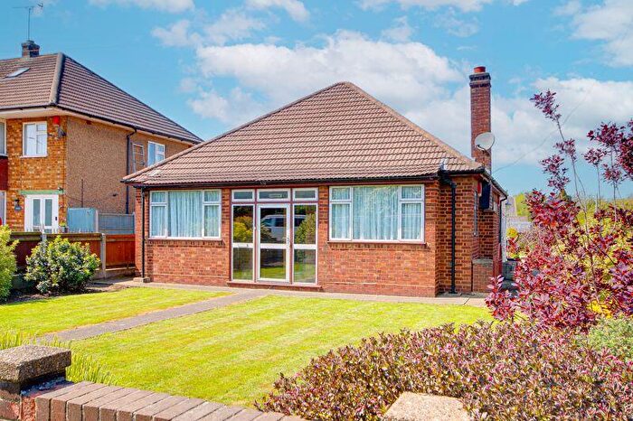 3 Bedroom Bungalow For Sale In Sewardstone Road, London, E4