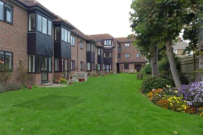 1 Bedroom Retirement Property To Rent In Maple Court, Station Road, Hayling Island, PO11