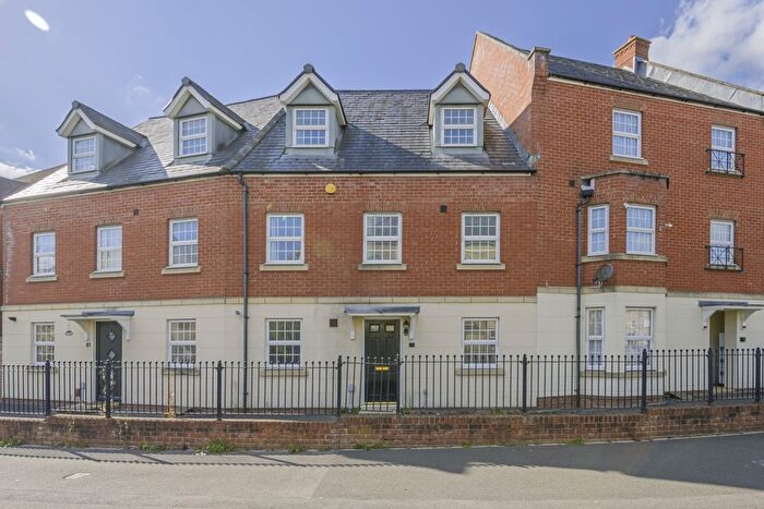 3 Bedroom Terraced House To Rent In Queen Elizabeth Drive, Swindon, SN25