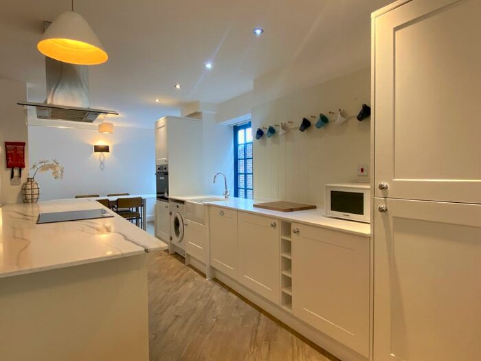 3 Bedroom Apartment To Rent In Treadgold Warehouse, Portsmouth, PO1