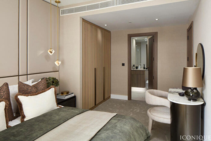 2 Bedroom Apartment For Sale In Ponton Road, London, SW11
