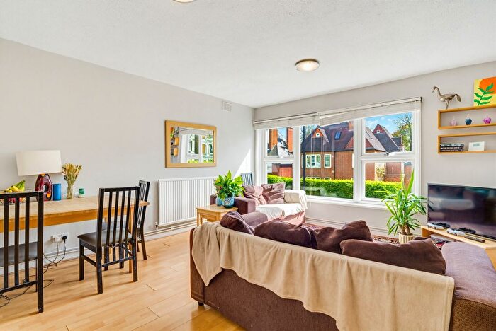 2 Bedroom Flat For Sale In Northside Wandsworth Common, Wandsworth, SW18