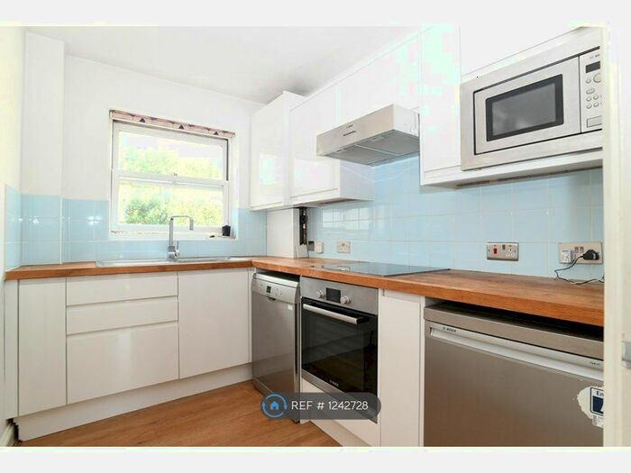 2 Bedroom Flat To Rent In Cumberland Road, Brighton, BN1