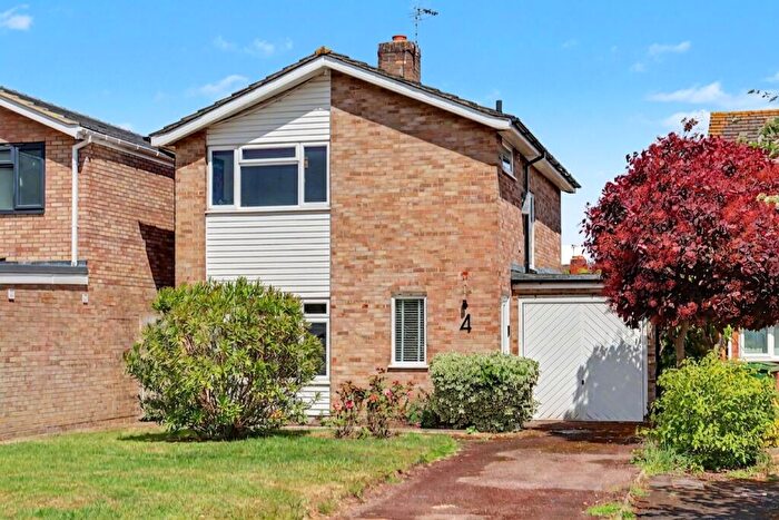 3 Bedroom Detached House For Sale In Dene Gardens, Thames Ditton, KT7