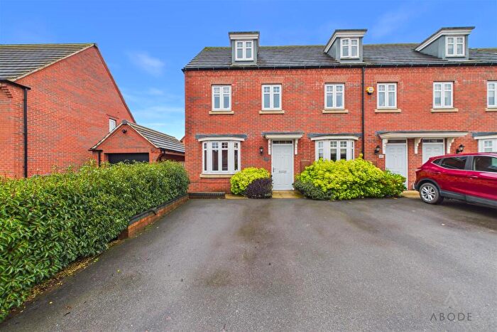 3 Bedroom End Of Terrace House For Sale In King Lane, Off Henhurst Hill, DE13