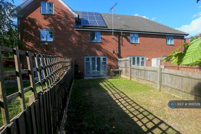 2 Bedroom Terraced House To Rent In Foxdene Close, London, E18