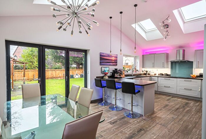 4 Bedroom Bungalow For Sale In Shellards Road, Longwell Green, Bristol, Gloucestershire, BS30