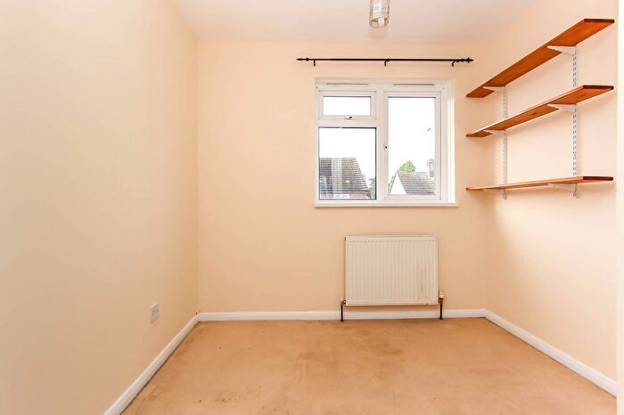 3 Bedroom End Of Terrace House For Sale In Dalkeith Road, Wellingborough, NN8