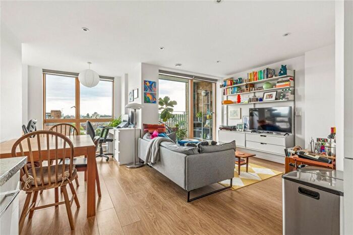 1 Bedroom Apartment For Sale In Green Lanes, London, N16
