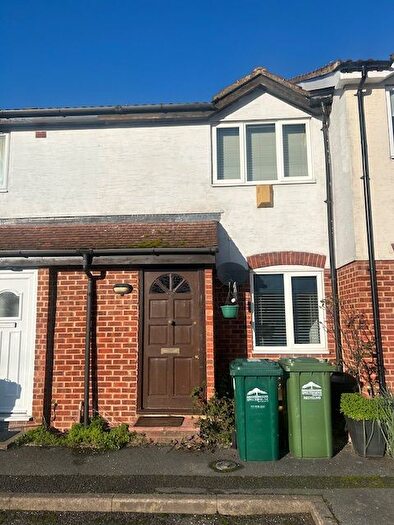 2 Bedroom Terraced House To Rent In Northfield Road, Stains, TW18