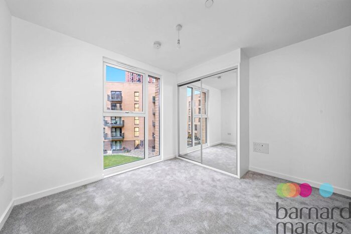 2 Bedroom Flat To Rent In Hendon Waterside, Moorhen Drive, Hendon, NW9