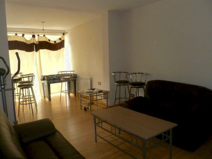 5 Bedroom Semi-Detached House To Rent In **£pppw Excluding** Lace Street, Dunkirk, NG7