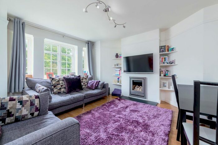 2 Bedroom Flat To Rent In Lyttelton Court, Lyttelton Road, London N2