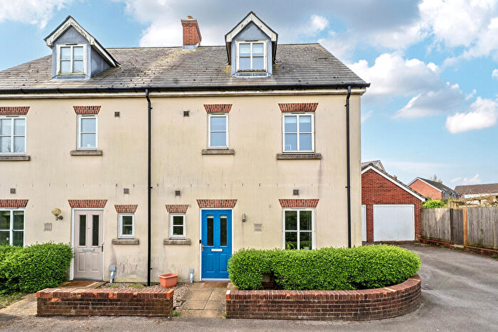 3 Bedroom Town House For Sale In Caldwell Close, Shaftesbury, SP7