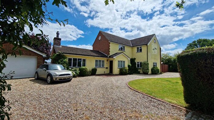 4 Bedroom Detached House For Sale In High Cross Lane, Little Canfield, Dunmow, CM6