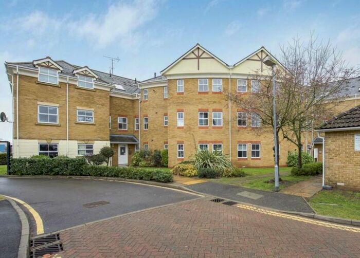 2 Bedroom Flat To Rent In Arklay Close, Uxbridge, UB8