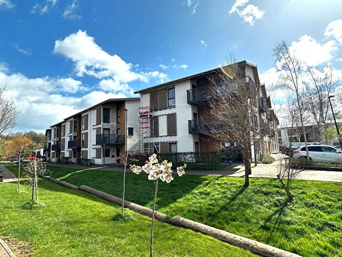 2 Bedroom Flat To Rent In Kynaston View, Bristol, BS15