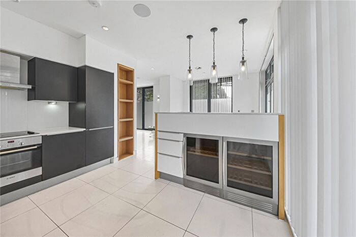 2 Bedroom Flat To Rent In Prince Of Wales Road, Kentish Town, London, NW5