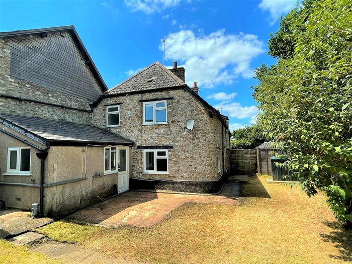 2 Bedroom Cottage To Rent In Lowton, Taunton, TA3