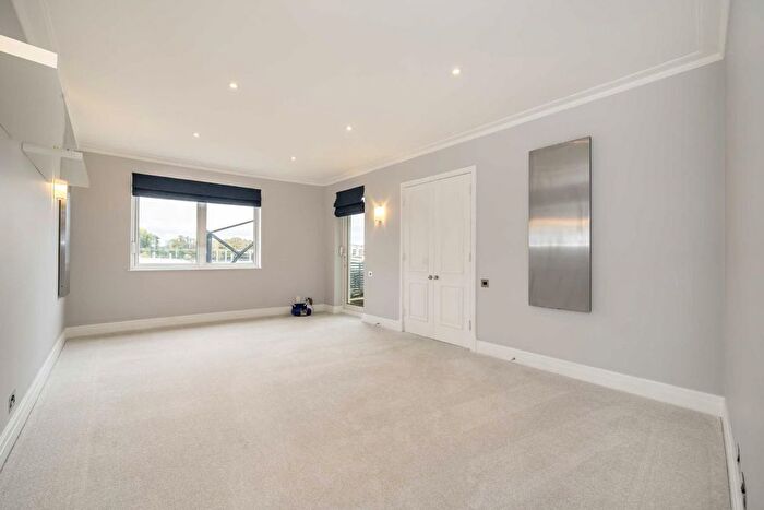1 Bedroom Flat For Sale In Point Pleasant, Wandsworth, SW18