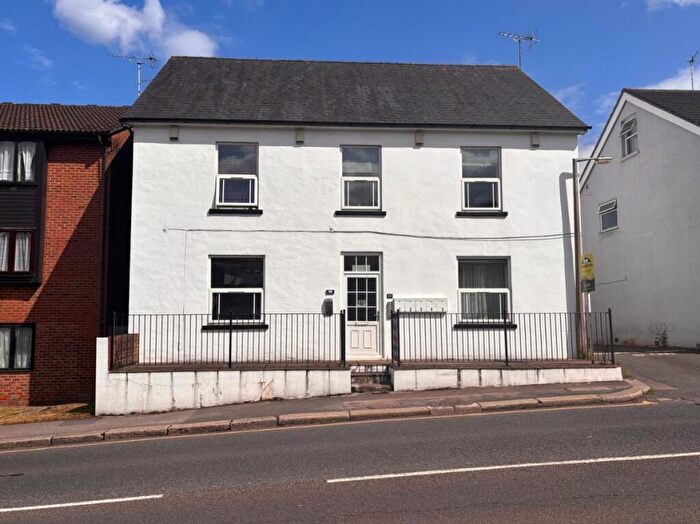 2 Bedroom Apartment To Rent In Brighton Road, Redhill, RH1