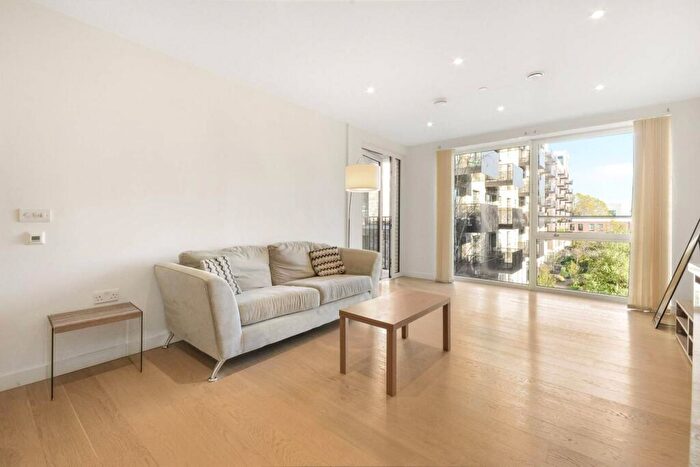 1 Bedroom Flat To Rent In Sayer Street, Elephant And Castle, London, SE17