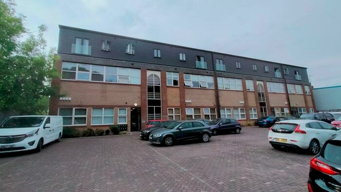 1 Bedroom Flat To Rent In Soothouse Spring, St. Albans, Hertfordshire, AL3