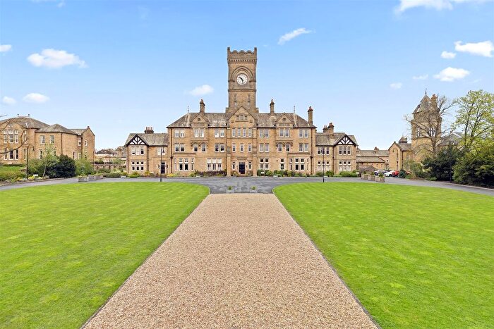 2 Bedroom Flat For Sale In High Royds Fold, Menston, Ilkley, LS29