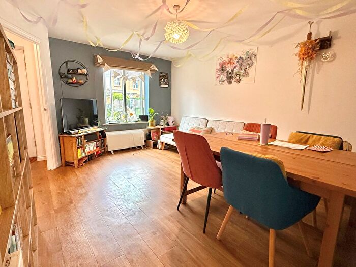 3 Bedroom Semi Detached House To Rent In Maskin Drive, Biggleswade, SG18