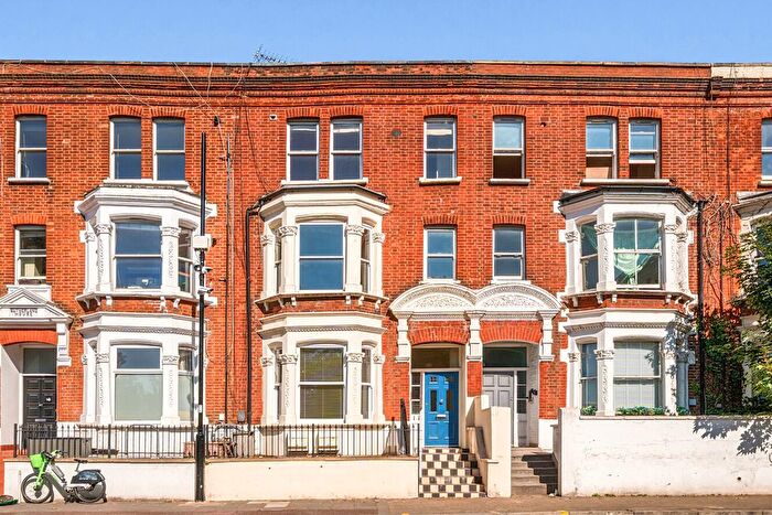 2 Bedroom Flat For Sale In Fulham Palace Road, Fulham, London, SW6