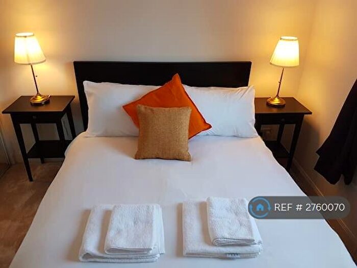 1 Bedroom Flat To Rent In James Square, Edinburgh, EH11