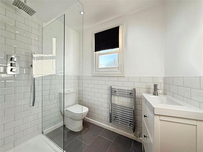 2 Bedroom Flat To Rent In Preston Street, Faversham, Kent, ME13