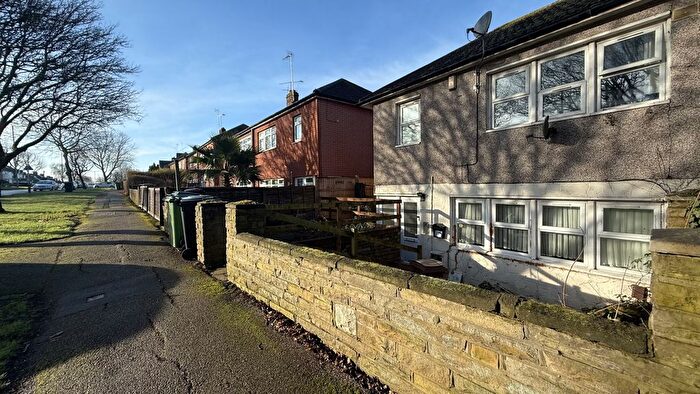 1 Bedroom Property To Rent In Waltham Way, Chingford, E4