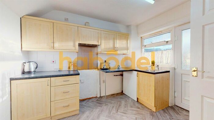 3 Bedroom Semi-Detached House To Rent In Kershaw Lane, Knottingley, WF11