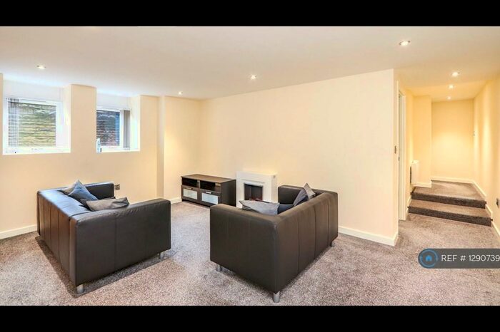 2 Bedroom Flat To Rent In Greystones Road, Sheffield, S11