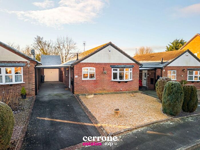 2 Bedroom Bungalow For Sale In Wharfedale Crescent, Droitwich, WR9
