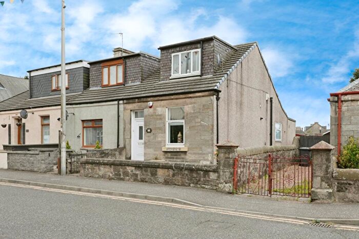2 Bedroom End Of Terrace House For Sale In Bank Street, Lochgelly, Fife, KY5