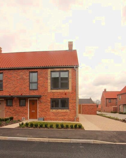 3 Bedroom Semi-Detached House To Rent In Shenkwyn Road, Cringleford, Norwich, NR4