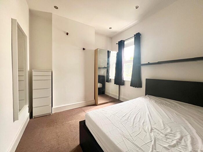 1 Bedroom Semi-Detached House To Rent In Queens Road, Beeston, NG9