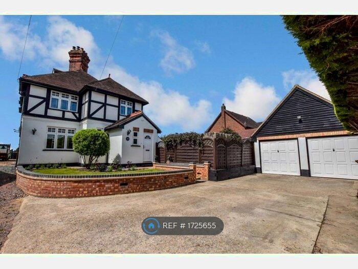 3 Bedroom Semi-Detached House To Rent In Ravensden Road, Bedford, MK41