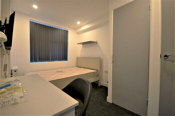 5 Bedroom Terraced House To Rent In Orwell Road, Coventry, CV1