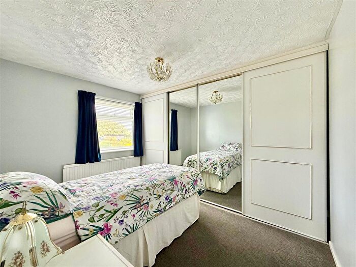 2 Bedroom Detached Bungalow For Sale In Turnchapel, Plymouth, PL9