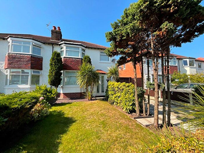 3 Bedroom Semi-Detached House For Sale In Guildford Road, Birkdale, Southport, PR8