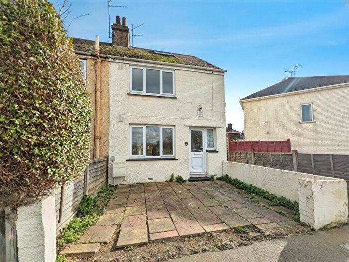 3 Bedroom End Of Terrace House For Sale In New Road, Sheerness, Kent, ME12