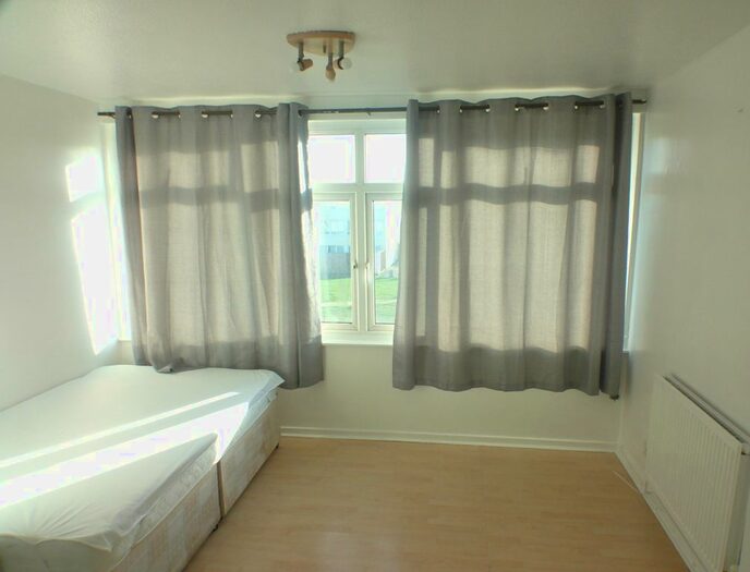 Studio To Rent In Cheshire Close, Mitcham, CR4