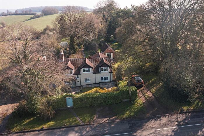 4 Bedroom Semi-Detached House For Sale In Lingwood Lane, Woodborough, Nottingham, NG14